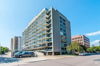Building Photo - LOCATION LOCATION!! Newly updated condo lo...