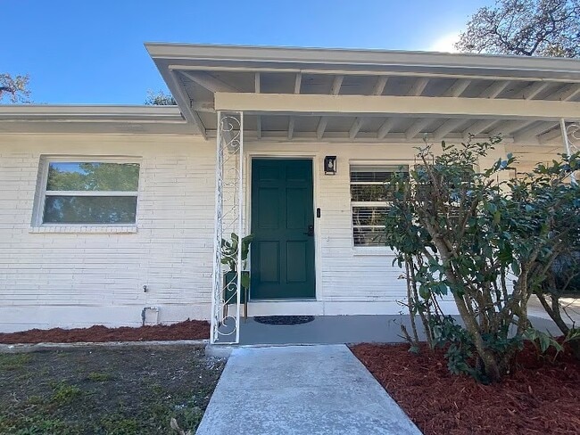 Building Photo - 1205 E 24th Ave