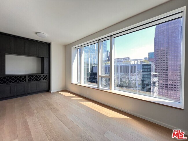 Building Photo - 889 Francisco St