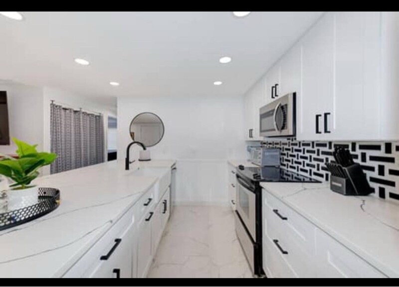 Building Photo - 6809 S Juanita St