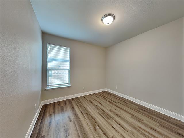 Building Photo - 237 Mineral Point Dr