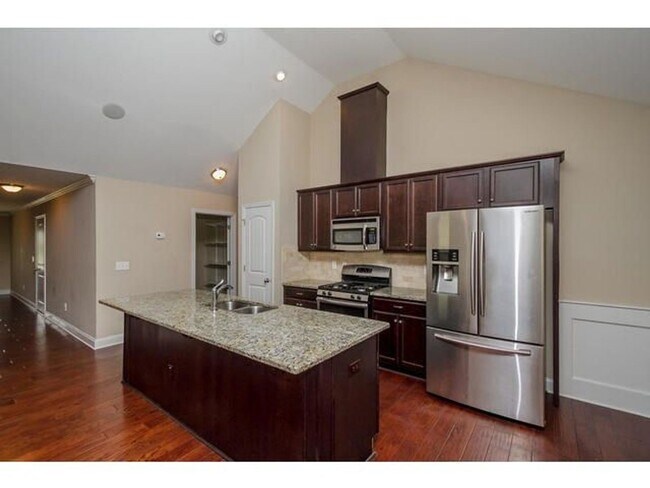 Building Photo - 1558 Driftwood Ln
