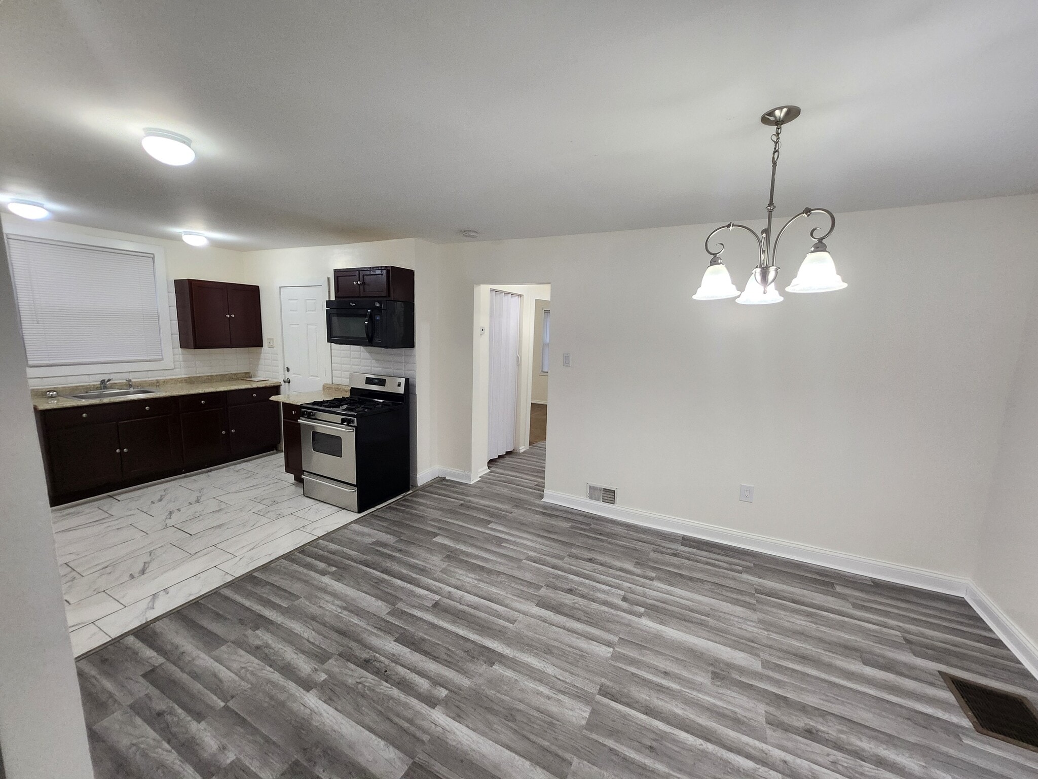DINNING ROOM - 8285 Indiana St