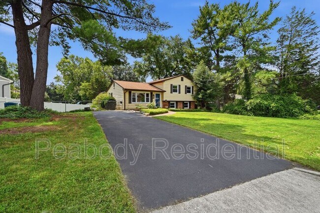Building Photo - 6426 Carriage Dr
