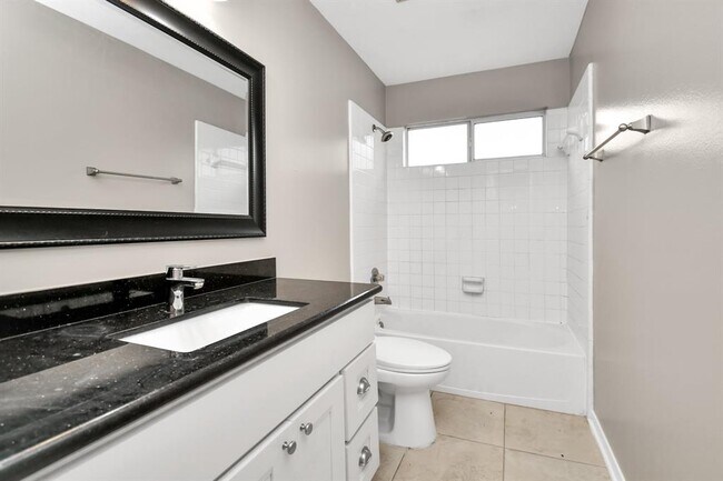 Building Photo - 8522 Chancellorsville Ln