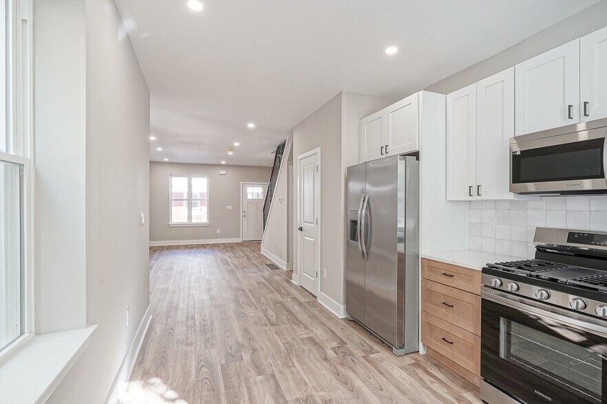 Building Photo - 1624 S Yewdall St
