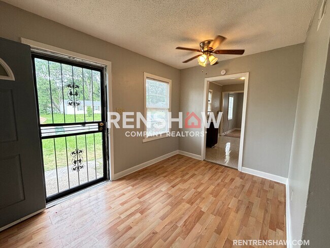 Building Photo - 3932 Dearborn St