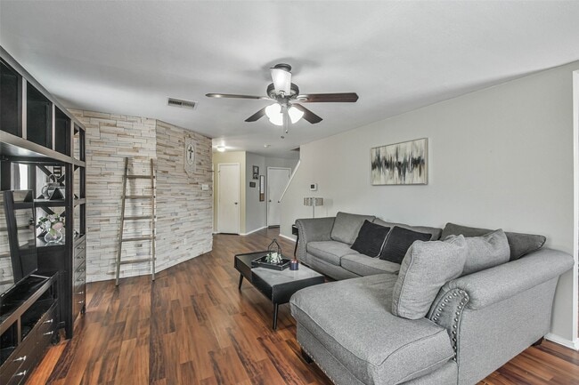 Building Photo - 11735 Pebble Sands Dr
