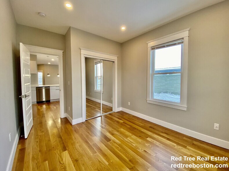 Building Photo - 167 Hampshire St