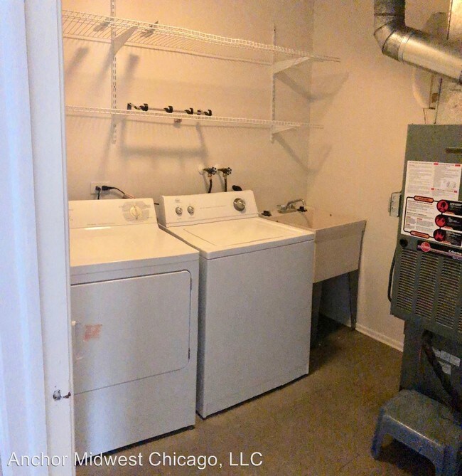 Building Photo - 3 br, 2.5 bath House - 1039 Sussex Drive