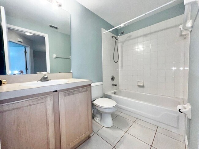 Building Photo - Welcome Home! Updated flooring & fresh interior paint! Move in OCTOBER! Beautiful 3X2 with attach...