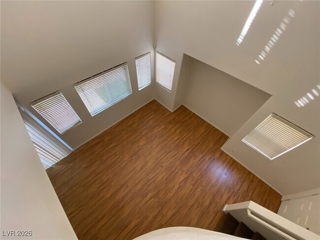 Building Photo - 987 Cantabria Heights Ave