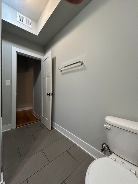 Building Photo - 338 Tudor Ct