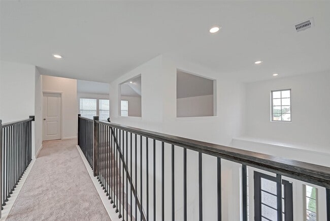 Building Photo - 4936 Sierra Ridge Dr