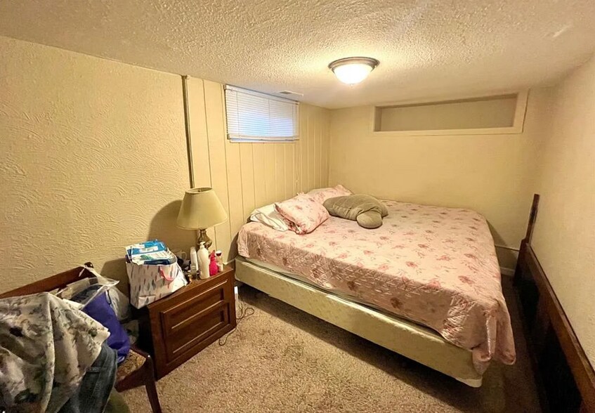 Bedroom 2 - 1015 Iowa Ave
