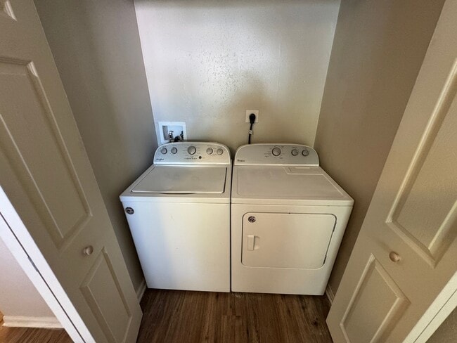 Building Photo - Spacious 4-Bedroom Home with 3 Full Baths in Whispering Trails – Pet Friendly!