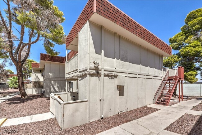 Building Photo - 5404 S Swenson St