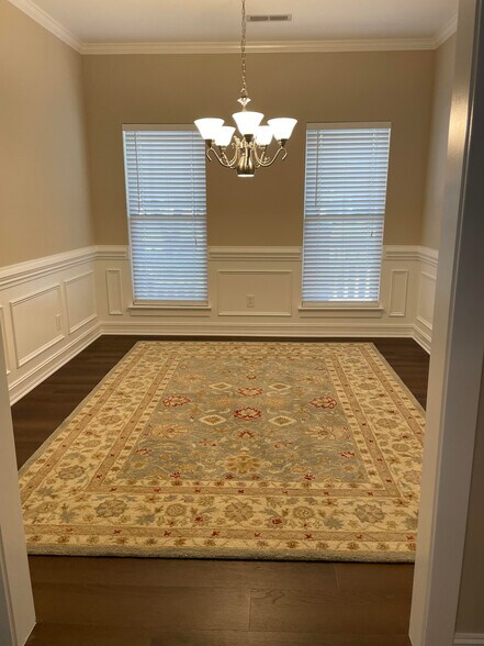 dining room - 8813 Castle Cliff Dr