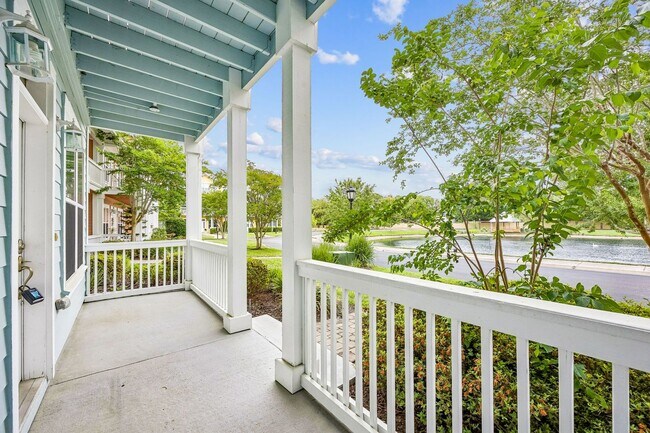 Building Photo - 3 bedroom 3.5 bath on island