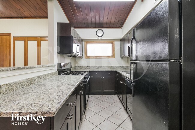 Building Photo - 1054 Kenmore Ave