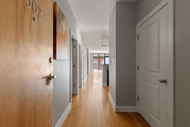 Building Photo - 1333 W Broad St