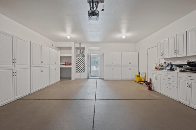 Building Photo - 78191 Sombrero Ct