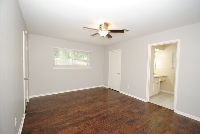 Building Photo - 10038 Briarwild Ln