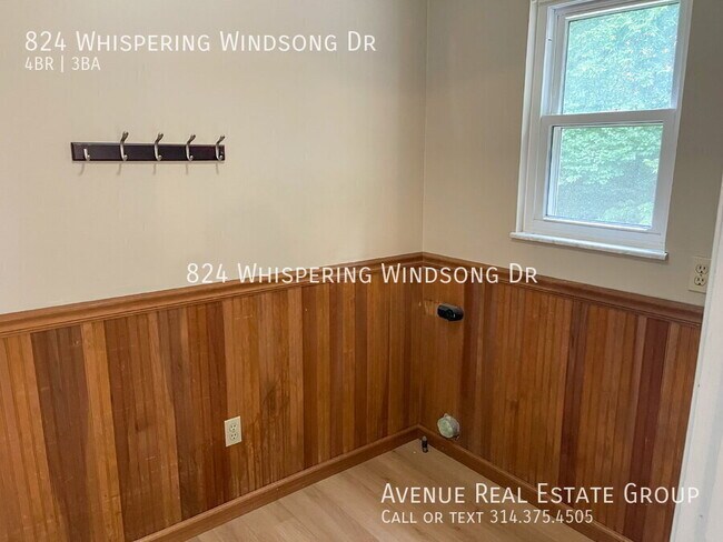 Building Photo - 824 Whispering Windsong Dr