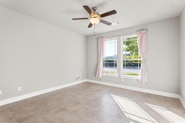 Building Photo - 710 Arrow Point Dr