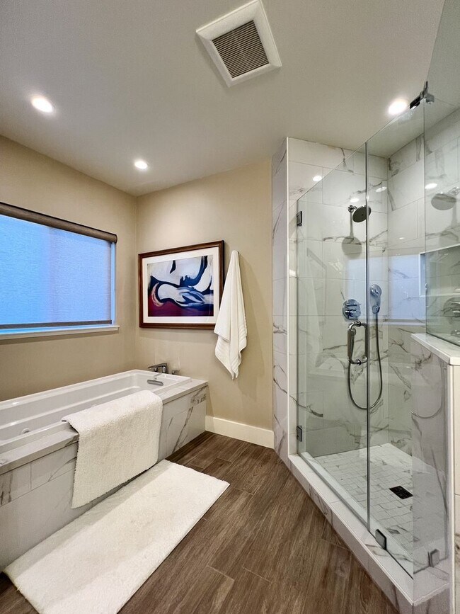 Building Photo - Luxury Living in one of Napa Valley's Most Prestigious Gated Commmunities