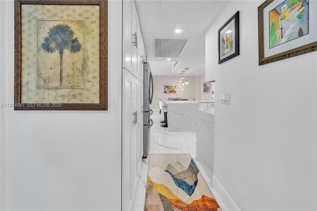 Building Photo - 2501 S Ocean Dr