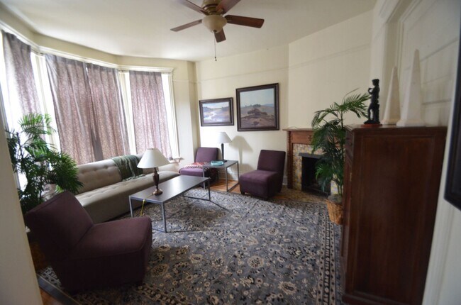 Building Photo - DePaul University 4 - Bedroom 2-Bath