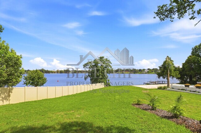 Building Photo - 6714 Nina Rosa Dr