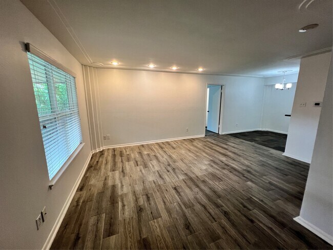 Primary Photo - 855 Augusta Dr