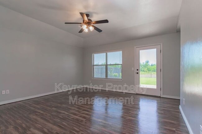 Building Photo - 8037 Waters Edge Way