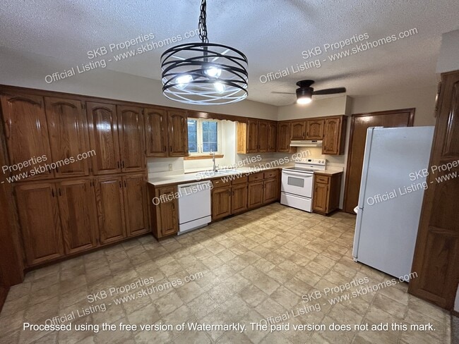 Building Photo - 3417 Ridge Dr