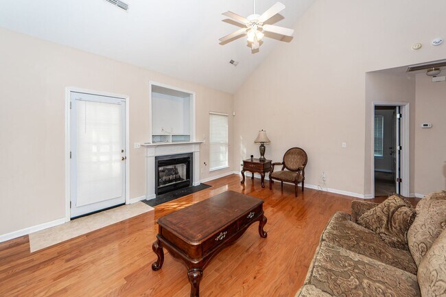 Building Photo - 5 Bedroom 2.5 Bath Home in Indigo Fields - North Charleston