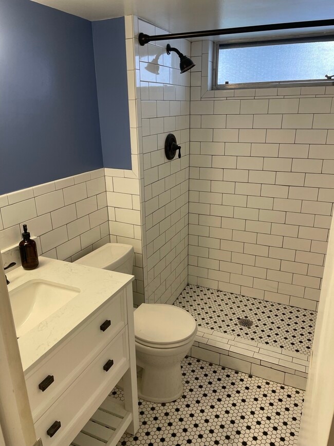 Building Photo - 3540 32nd Ave N