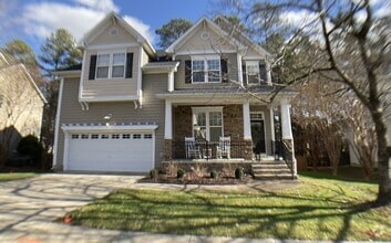 Building Photo - Meticulously maintained 3 bed, fenced yard...