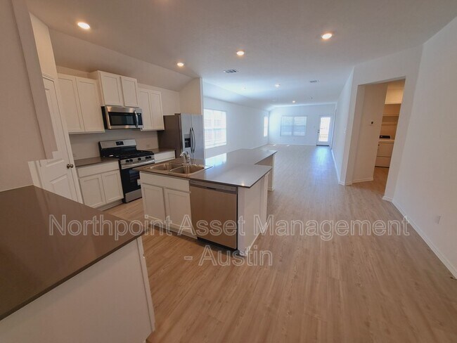 Building Photo - 2544 Four Waters Lp