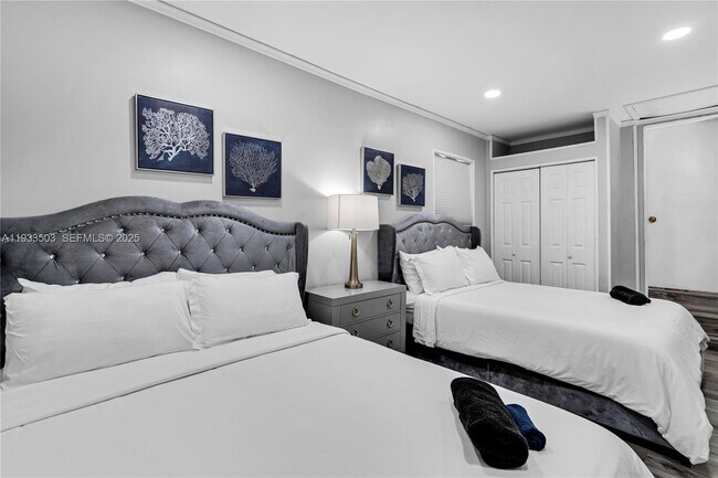 Building Photo - 427 NE 107th St