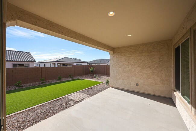 Building Photo - 4 Bedroom Home in Asante Community