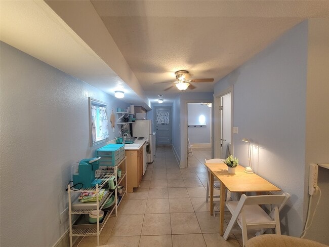 Building Photo - 717 Church St