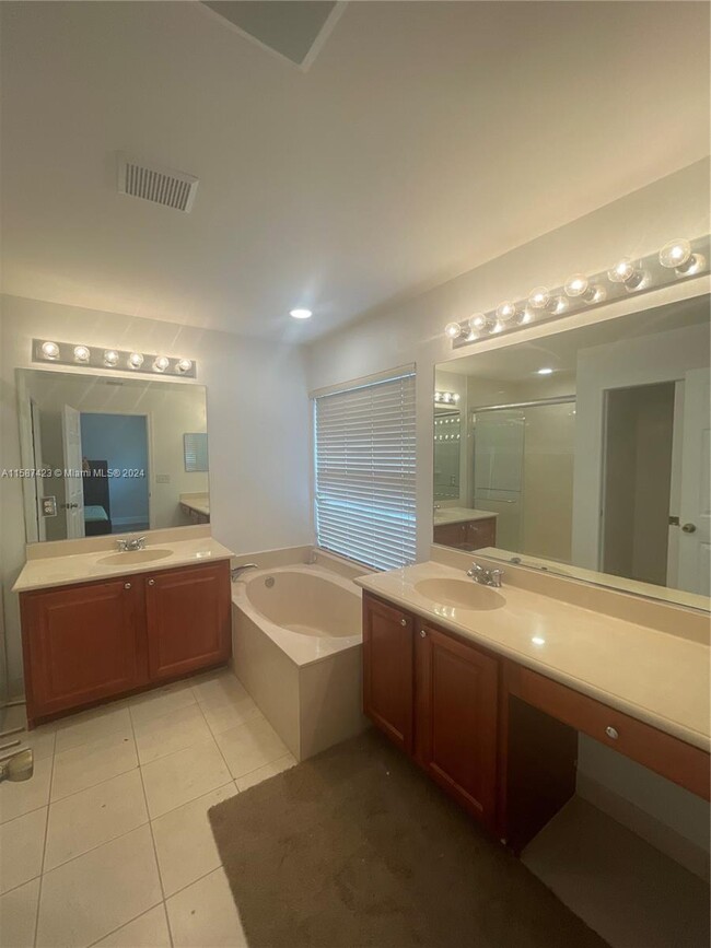 Building Photo - 4242 SW 124th Way