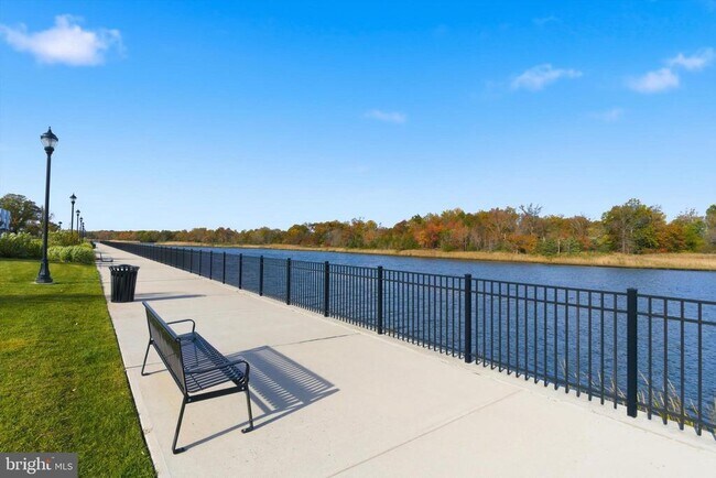 Building Photo - 4 Barton Ave