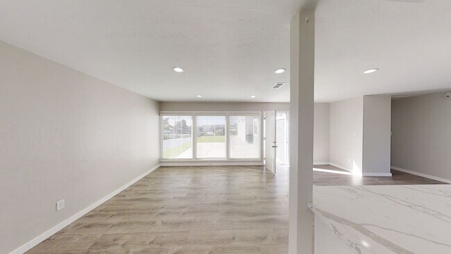 Building Photo - 5266-5268 Tipton St