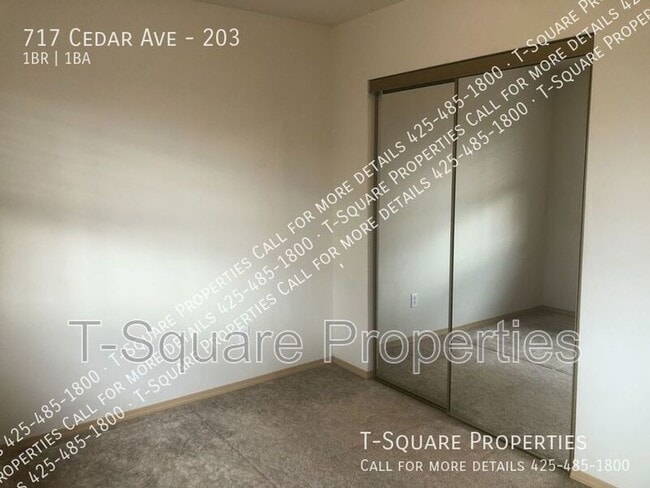 Building Photo - 717 Cedar Ave