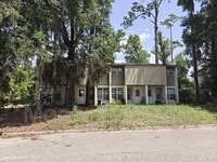 Building Photo - 620 SW 10th Ln
