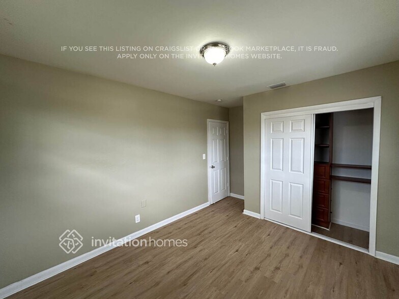 Building Photo - 5430 SW 21st St