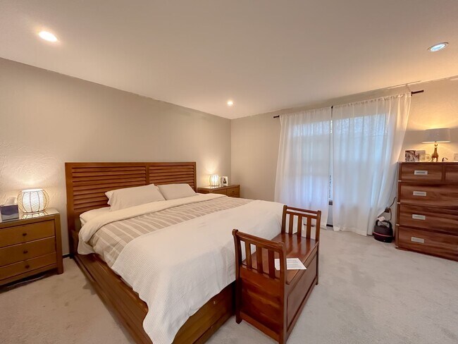 Building Photo - Townhome in the Cherry Creek School District!